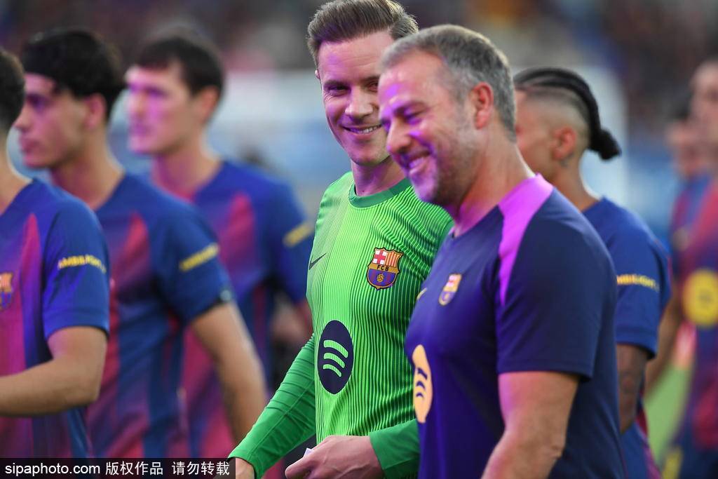 克罗斯深度解析：皇马新赛季挑战重重，巴萨依旧强势