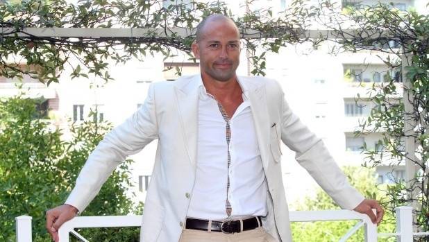 前意甲后卫：加利亚尼和莫吉都说过我太帅不适合踢球